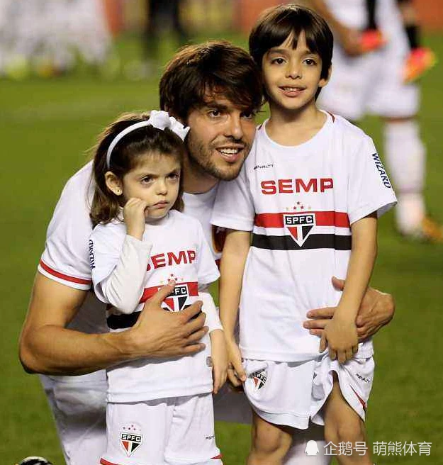 The Status Of Football Superstar Kaka 37 Year Old Remarried And Married A Supermodel And Her Son And Daughter Ushered In Three Children Daydaynews