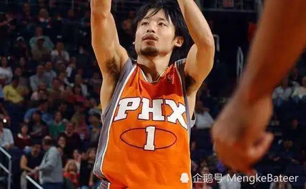 Баскетболом занимается 48 человек. Японские баскетболисты в НБА. Юта Табусе. Китайский баскетболист. Баскетболисты азиаты.